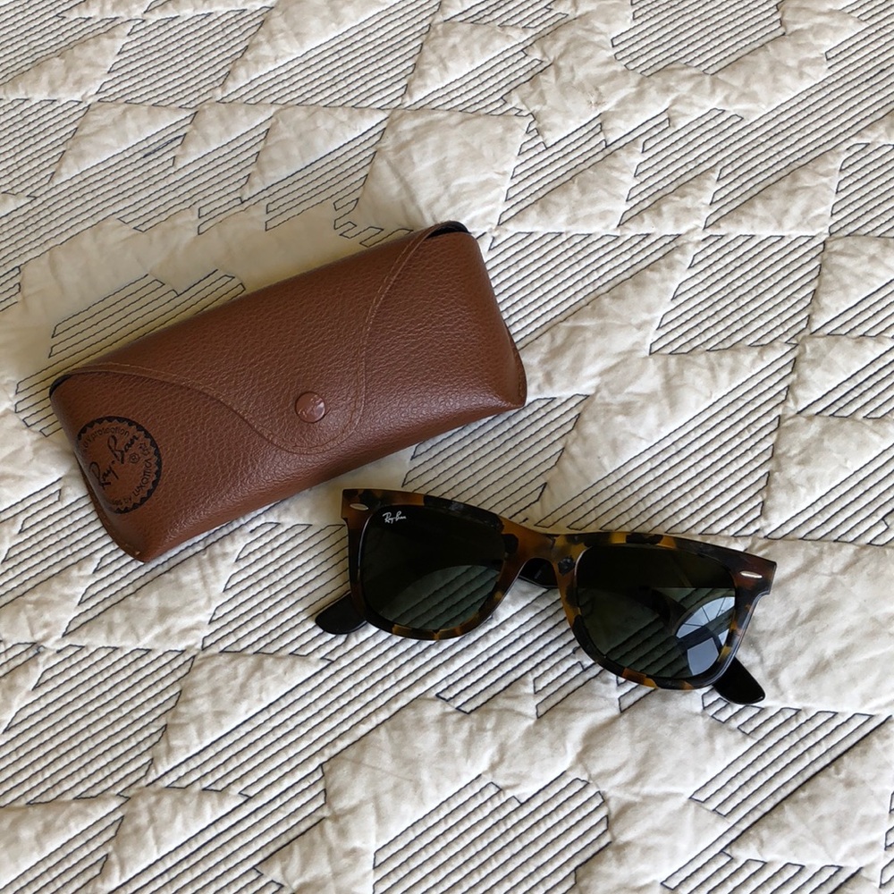 Ray-Ban Wayfarer in Tortoise